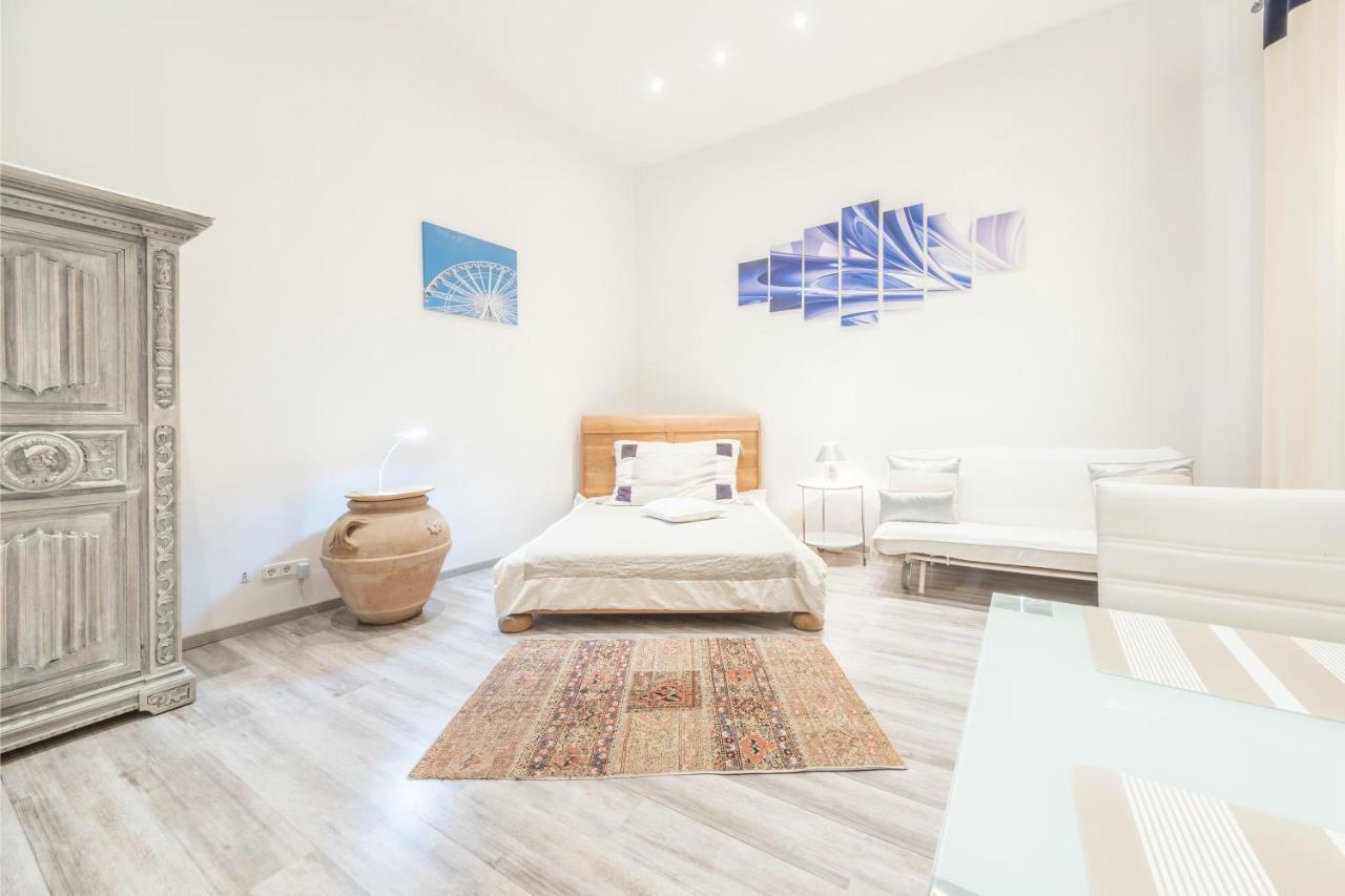 Atlanta Apartment Is In The Heart Of ブダペスト エクステリア 写真