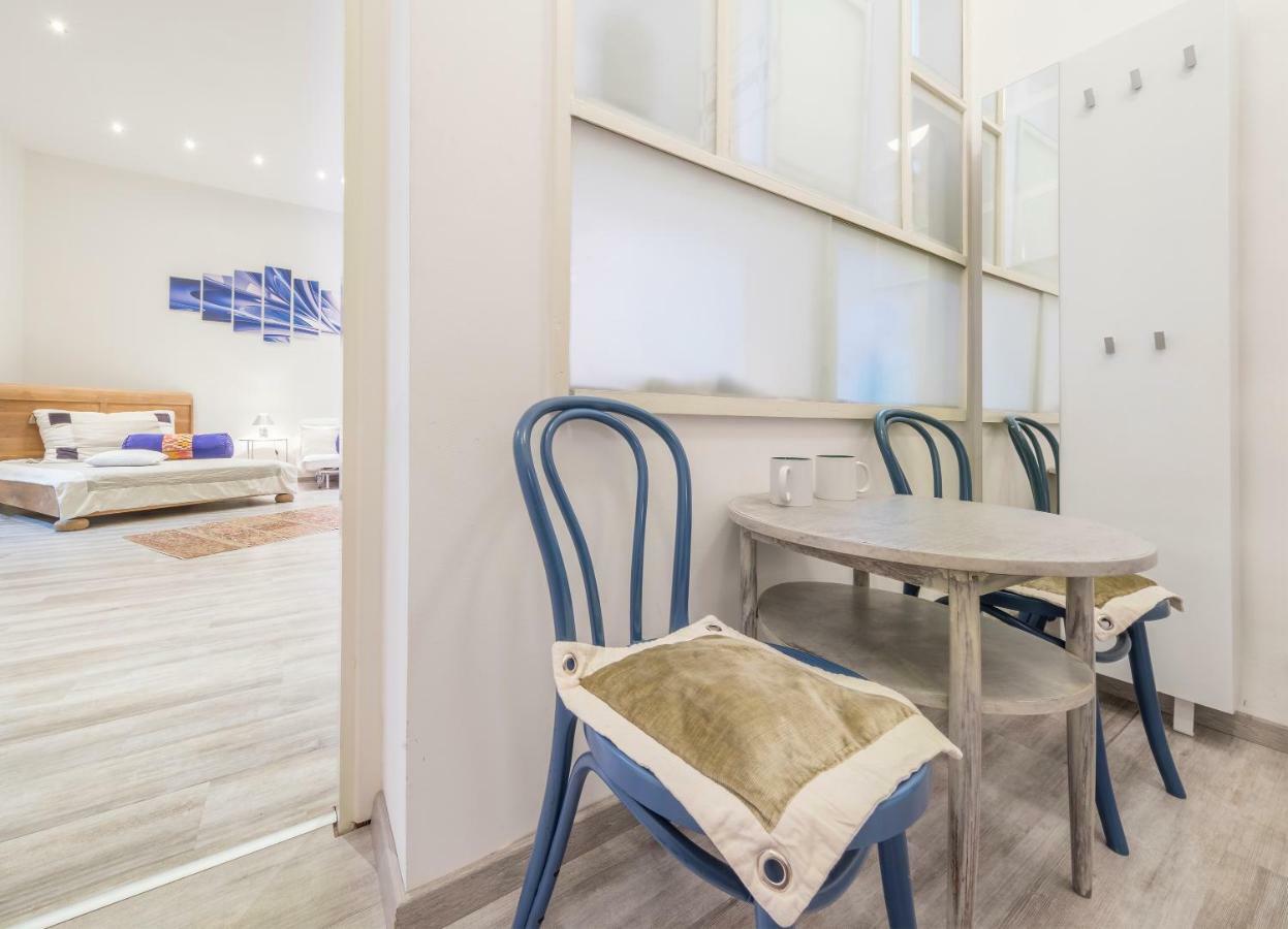 Atlanta Apartment Is In The Heart Of ブダペスト エクステリア 写真